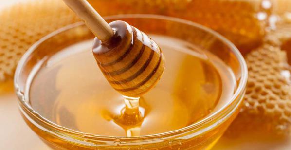خواص عسل برای درمان آکنه