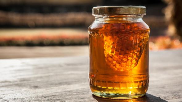 درمان تب یونجه با مصرف عسل